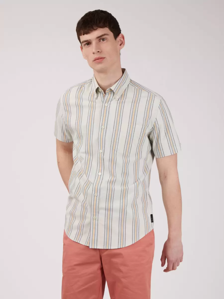 Men Ivy Oxford Stripe Short-Sleeve Shirt - Eggshell Ben Sherman Online Eggshell|Dark Pink Shirts - 3